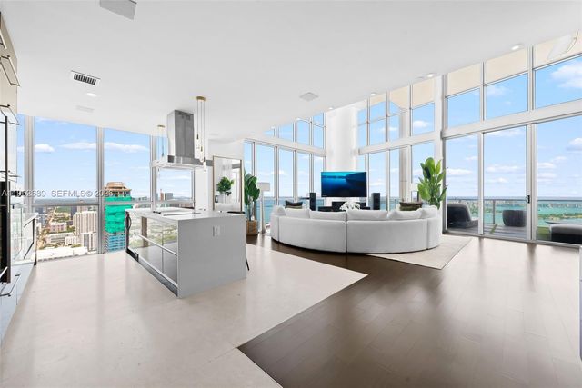 1100 Biscayne Boulevard 5706, Miami, FL 33132