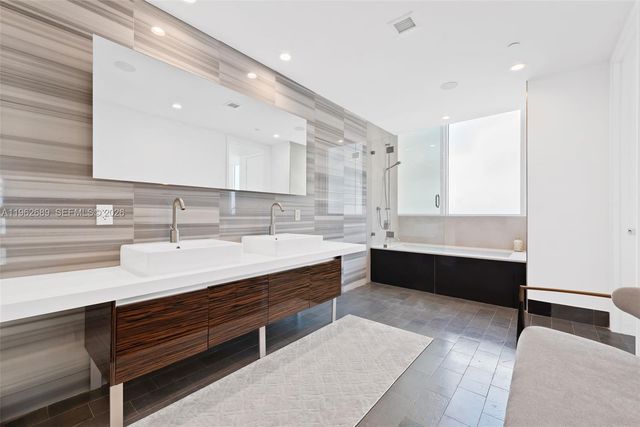 1100 Biscayne Boulevard 5706, Miami, FL 33132