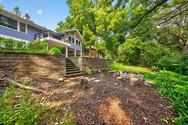 1516 Woodland Drive SW, Rochester, MN 55902