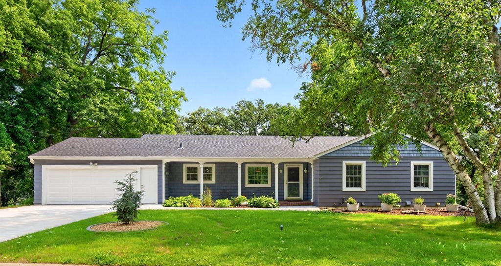 1516 Woodland Drive SW, Rochester, MN 55902