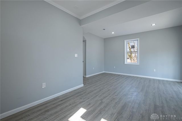 20 5 Oaks Avenue, Dayton, OH 45405