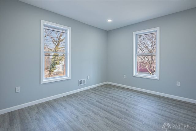 20 5 Oaks Avenue, Dayton, OH 45405