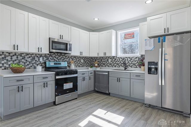 20 5 Oaks Avenue, Dayton, OH 45405