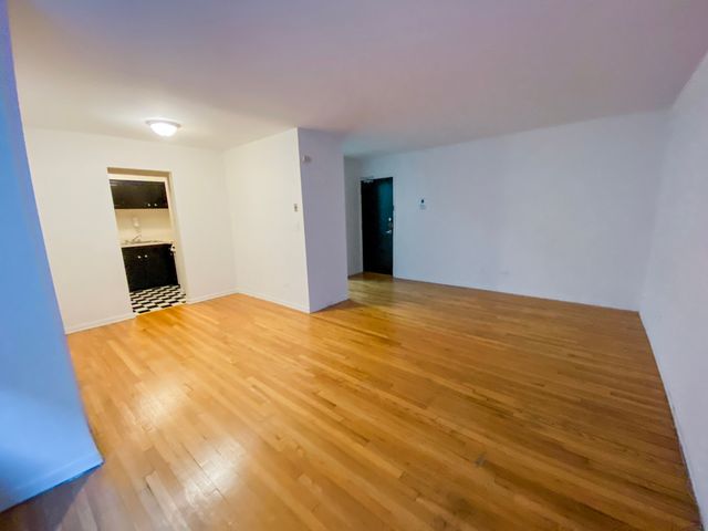 516 W Melrose Street 505, Chicago, IL 60657