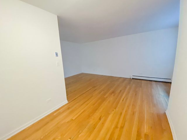 516 W Melrose Street 505, Chicago, IL 60657