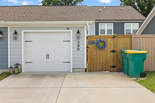 390 Hammock Ln, Spring Hill, TN 37174