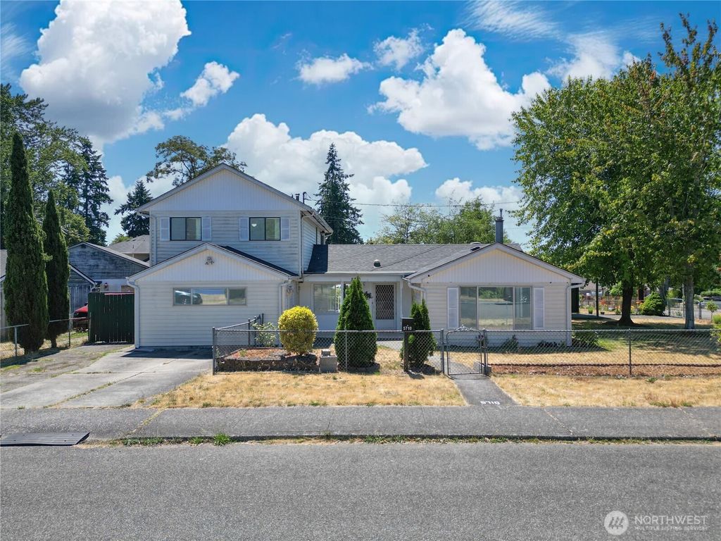 5710 242nd Street SW, Mountlake Terrace, WA 98043