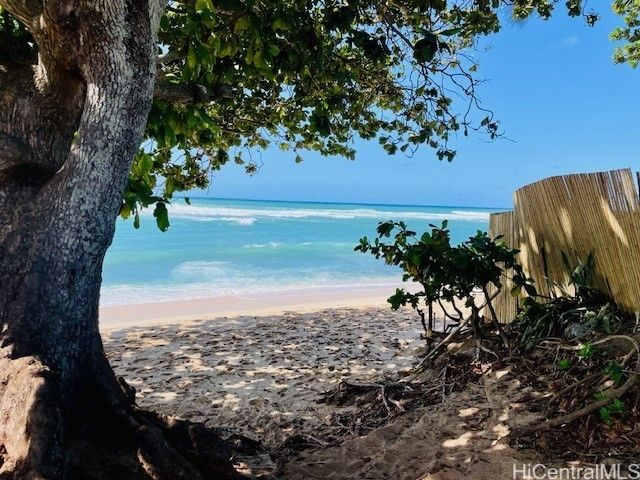 58-358 Kamehameha Highway B, Haleiwa, HI 96712