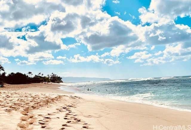 58-358 Kamehameha Highway B, Haleiwa, HI 96712