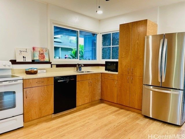 58-358 Kamehameha Highway B, Haleiwa, HI 96712