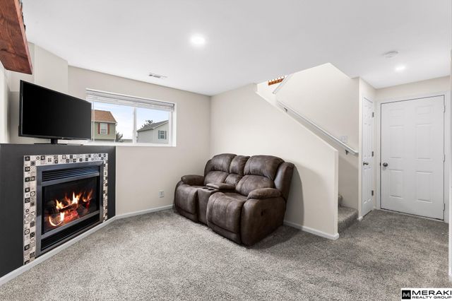 16121 Blackwalnut Street, Omaha, NE 68136