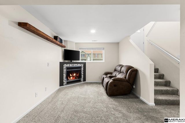 16121 Blackwalnut Street, Omaha, NE 68136