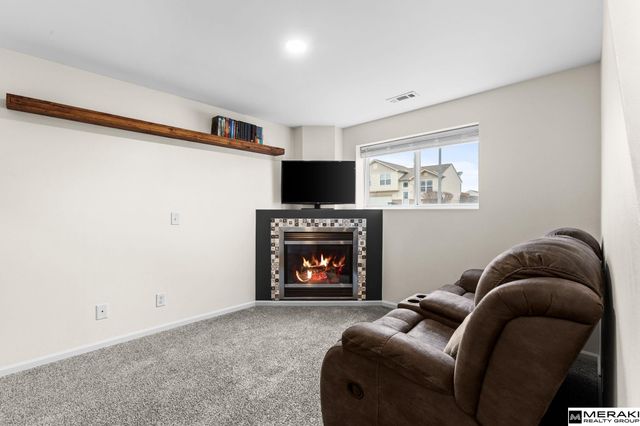 16121 Blackwalnut Street, Omaha, NE 68136