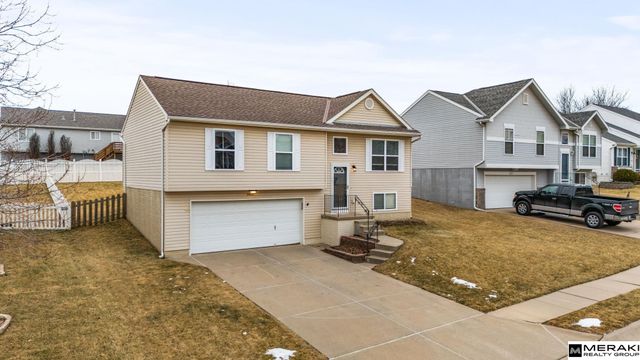 16121 Blackwalnut Street, Omaha, NE 68136
