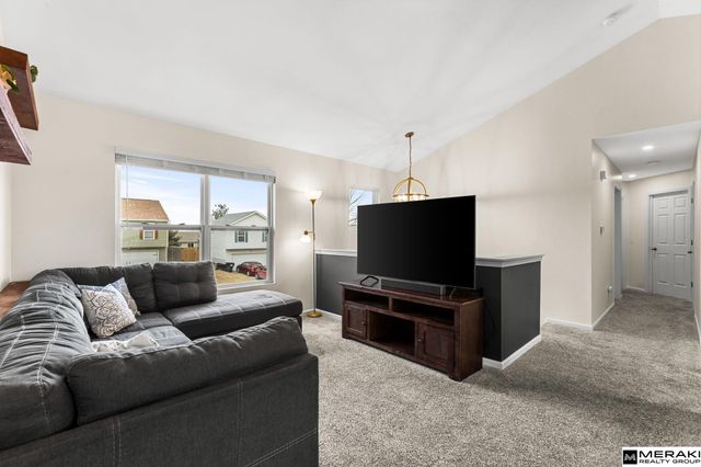 16121 Blackwalnut Street, Omaha, NE 68136