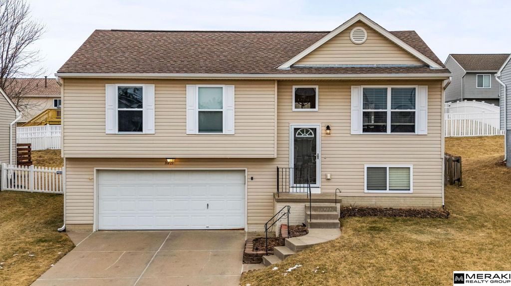 16121 Blackwalnut Street, Omaha, NE 68136