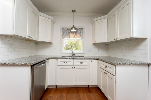 20 West View Street, Warwick, RI 02889