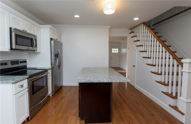 20 West View Street, Warwick, RI 02889