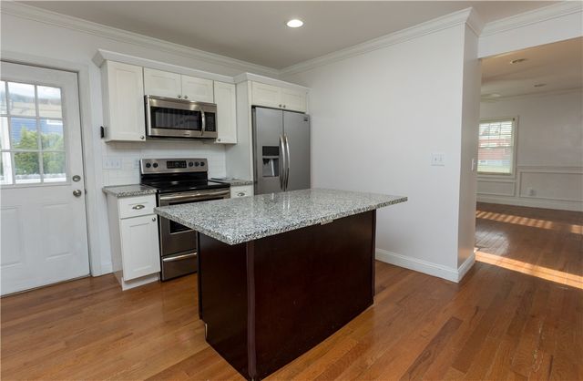 20 West View Street, Warwick, RI 02889