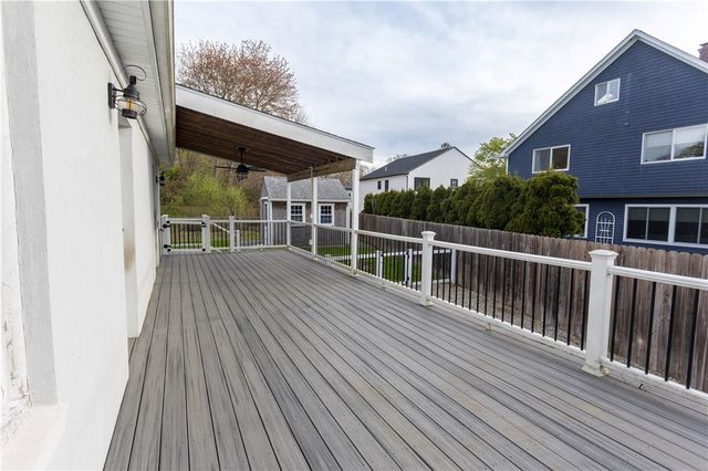 20 West View Street, Warwick, RI 02889