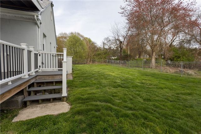 20 West View Street, Warwick, RI 02889