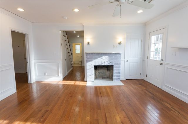 20 West View Street, Warwick, RI 02889