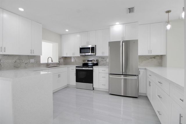 1623 SW 138th Ct, Miami, FL 33175