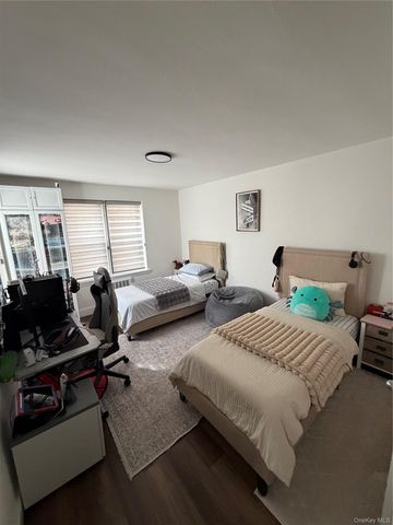 1180 Ocean Parkway 2E, Brooklyn, NY 11230