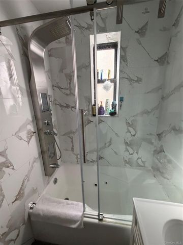 1180 Ocean Parkway 2E, Brooklyn, NY 11230