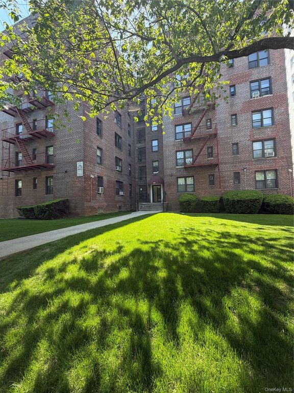 1180 Ocean Parkway 2E, Brooklyn, NY 11230 — exterior