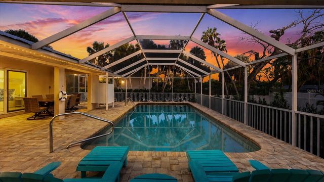 5333 SIESTA COURT, Sarasota, FL 34242