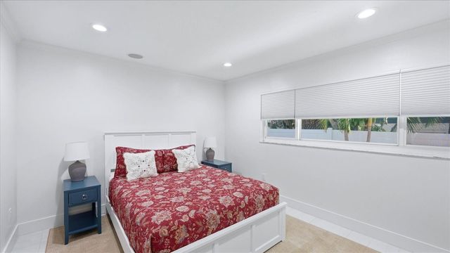5333 SIESTA COURT, Sarasota, FL 34242