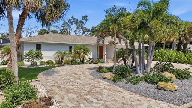 5333 SIESTA COURT, Sarasota, FL 34242