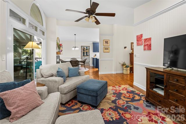 1801 Riverview Court, Hendersonville, NC 28739