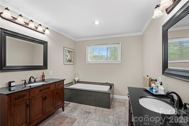 1801 Riverview Court, Hendersonville, NC 28739