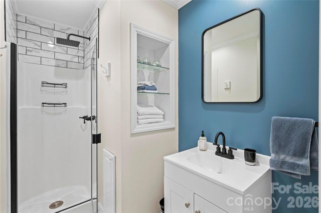 1801 Riverview Court, Hendersonville, NC 28739