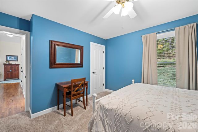 1801 Riverview Court, Hendersonville, NC 28739