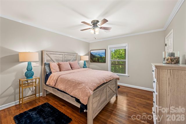 1801 Riverview Court, Hendersonville, NC 28739