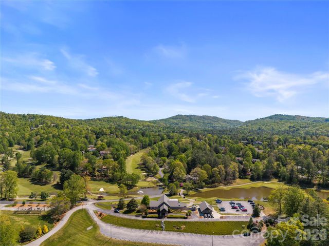 1801 Riverview Court, Hendersonville, NC 28739