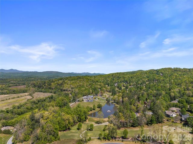 1801 Riverview Court, Hendersonville, NC 28739