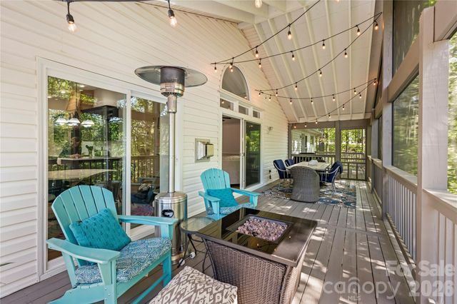 1801 Riverview Court, Hendersonville, NC 28739