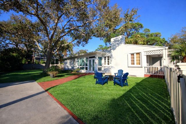 220 LYNDHURST STREET, Dunedin, FL 34698