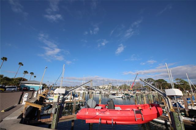 220 LYNDHURST STREET, Dunedin, FL 34698