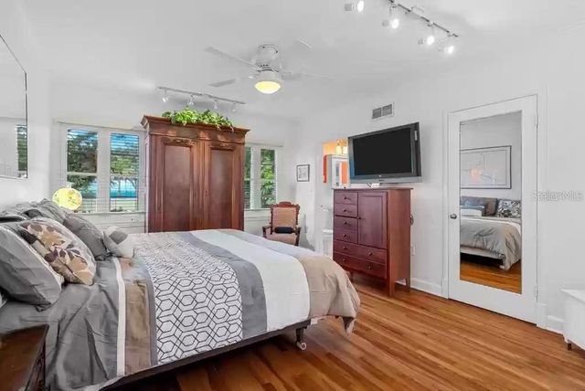 220 LYNDHURST STREET, Dunedin, FL 34698