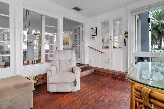 220 LYNDHURST STREET, Dunedin, FL 34698