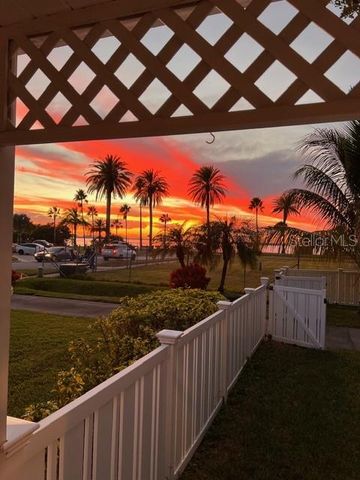 220 LYNDHURST STREET, Dunedin, FL 34698