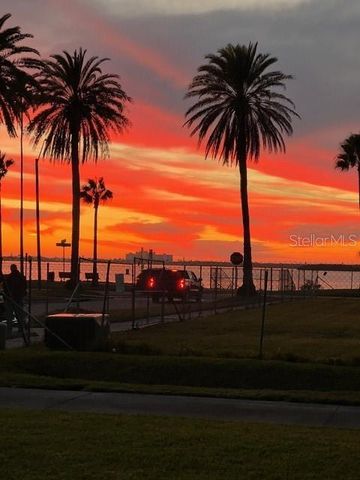 220 LYNDHURST STREET, Dunedin, FL 34698