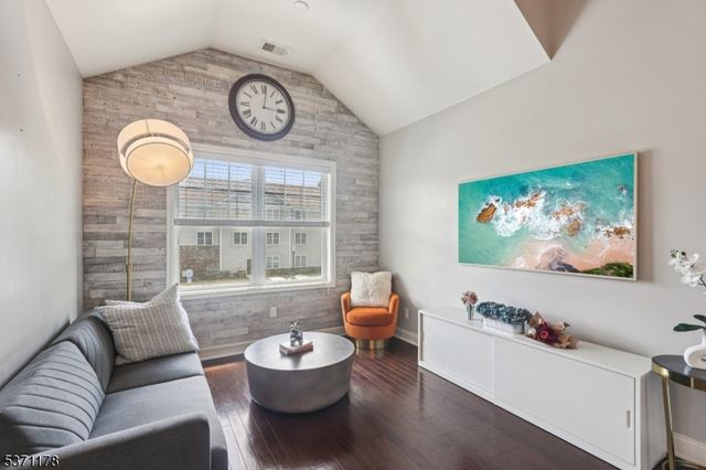 28 Elston Ct 28, Wanaque Boro, NJ 07420
