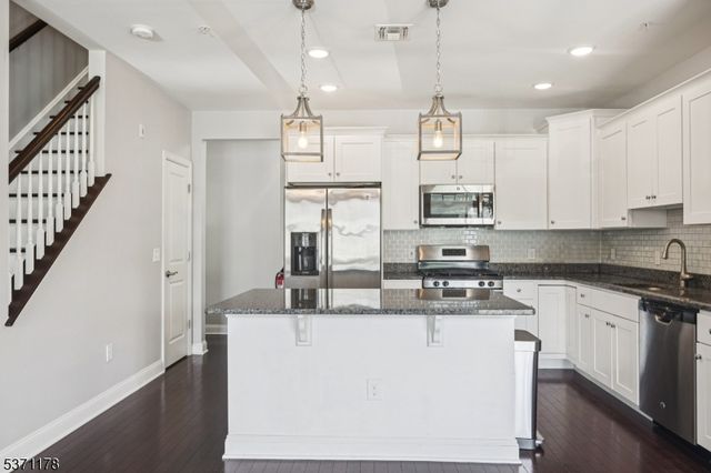 28 Elston Ct 28, Wanaque Boro, NJ 07420