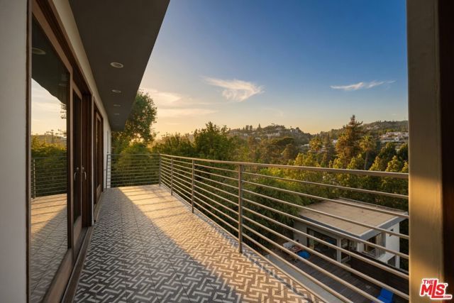2035 De Mille Drive, Los Angeles, CA 90027